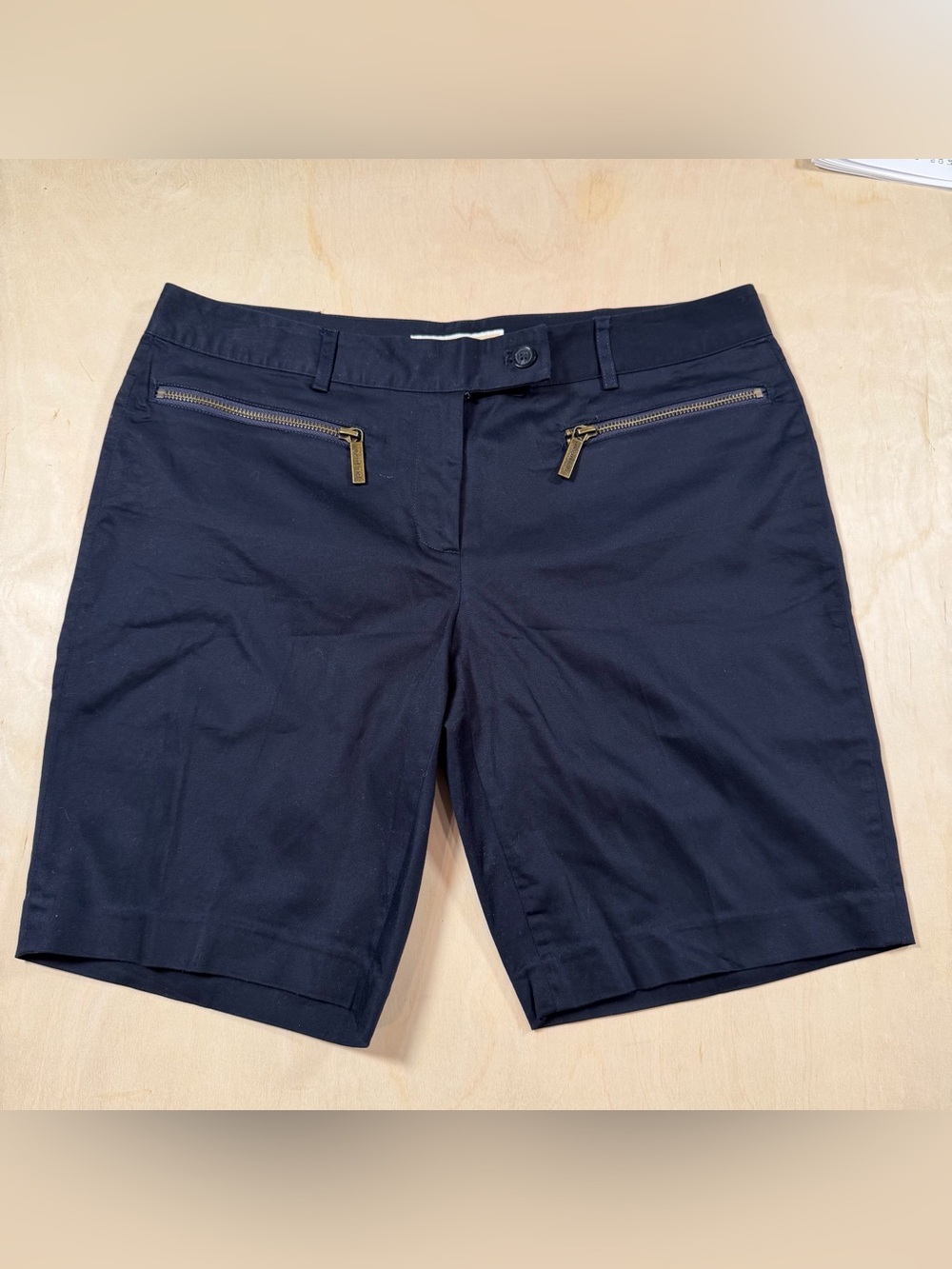 Women’s Michael Kors Bermuda Walking Shorts Navy Zipper Pockets Navy Size 6